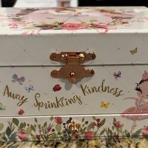 Charming Floral Jewelry Box with Gold Details